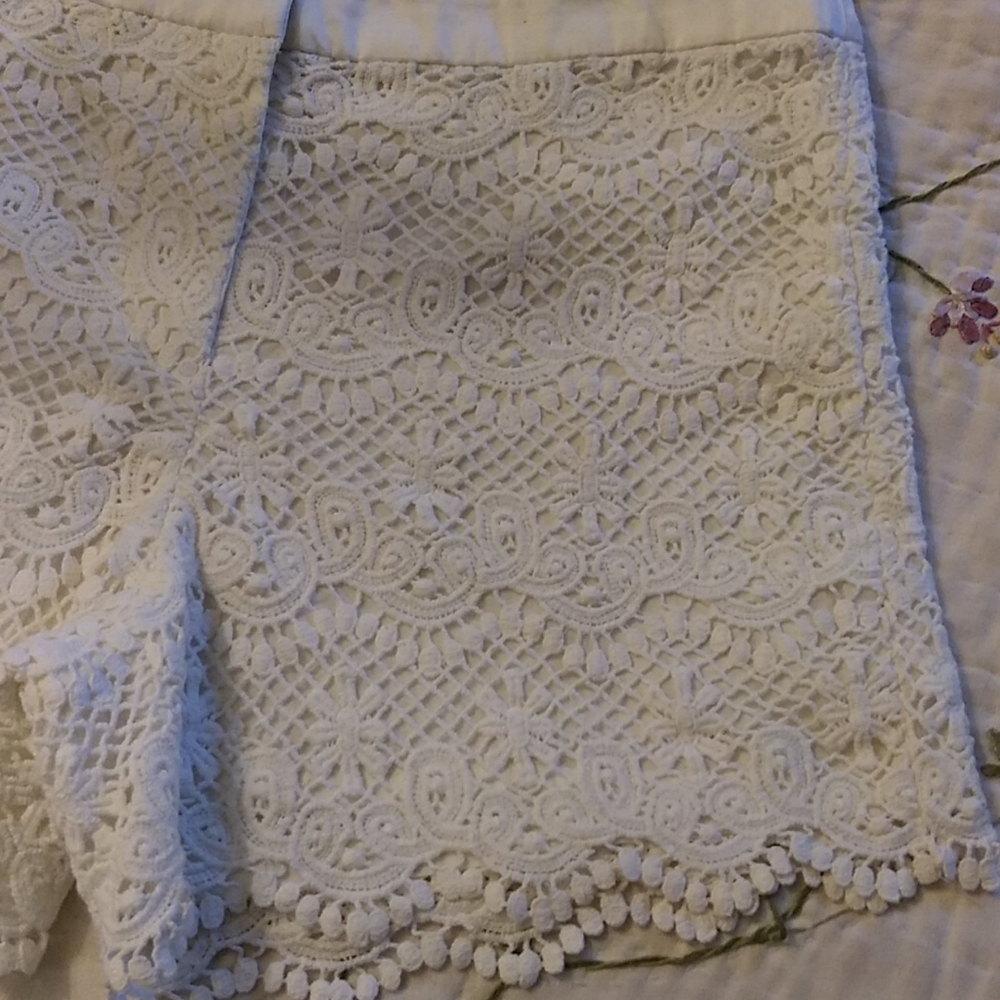 Shorts - Picture 2 of 4